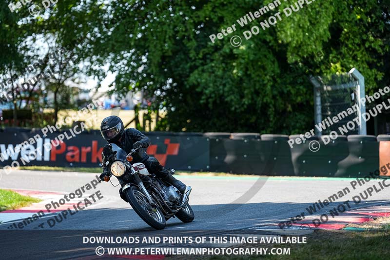 cadwell park;cadwell park photographs;cadwell trackday photographs;enduro digital images;event digital images;eventdigitalimages;peter wileman photography;racing digital images;trackday digital images;trackday photos
